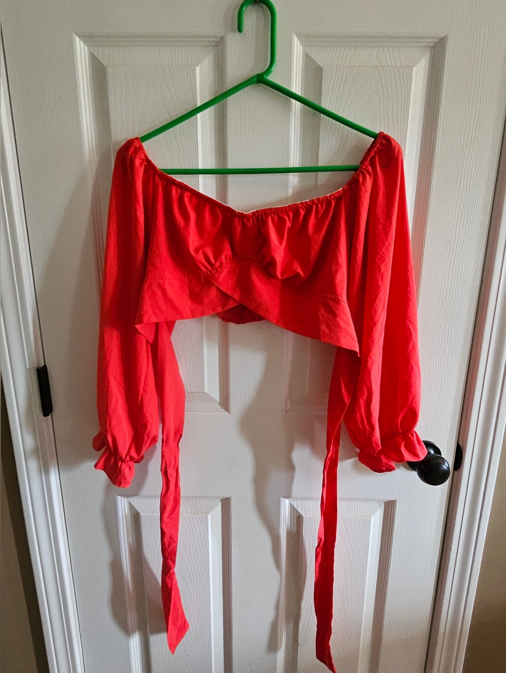 Off-Shoulder Crop Tops - Picture 6 of 7